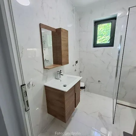 Marina Na Obali Dunava