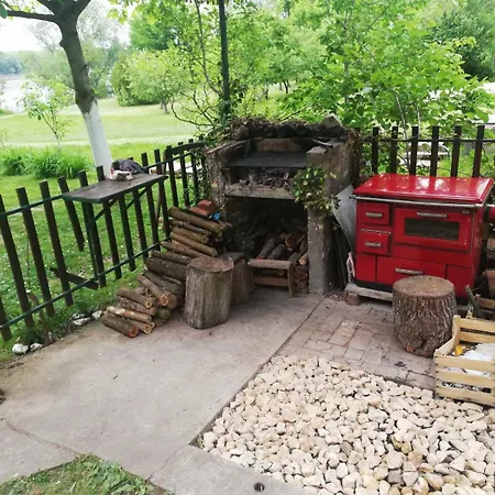 Marina Na Obali Dunava Hébergement de vacances Nestin