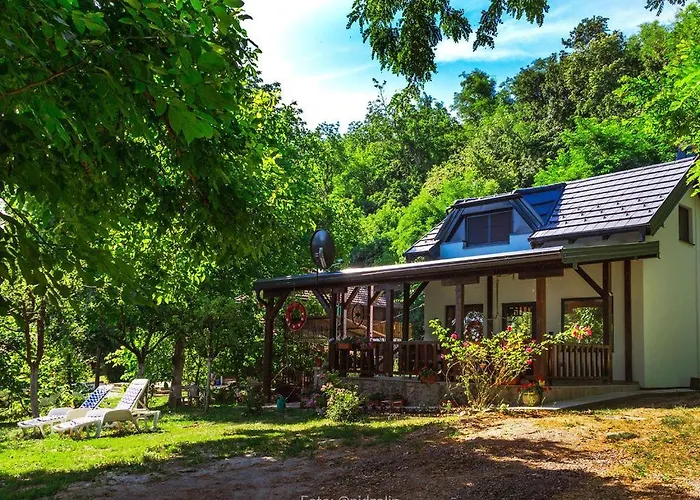 Marina Na Obali Dunava Tatil Evi