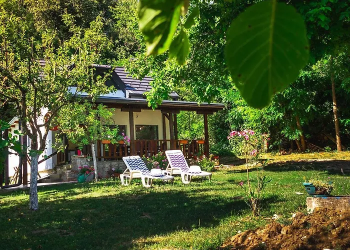 Marina Na Obali Dunava Tatil Evi